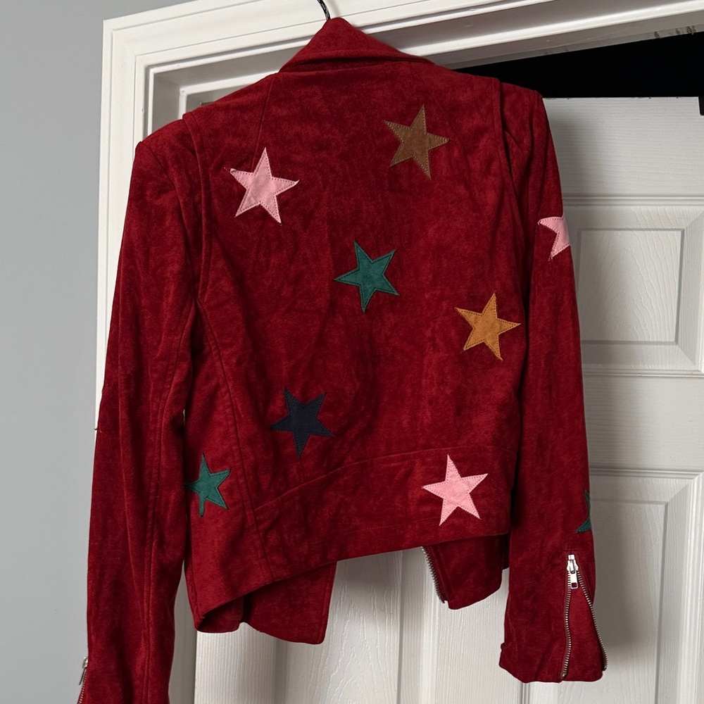 Stylish Red Star-Patterned Jacket - image 1